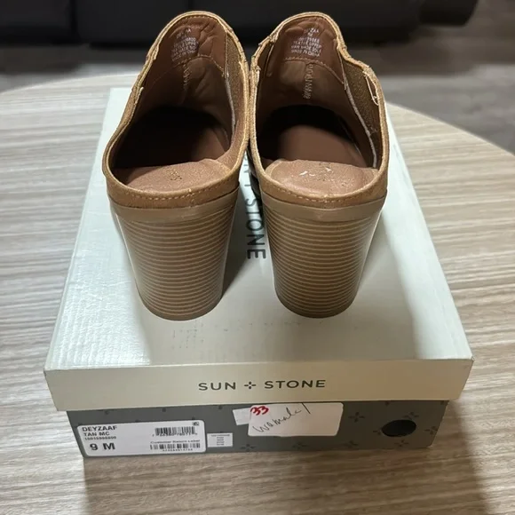 Sun + Stone shoe in color brown and size 9. - Picture 2 of 5